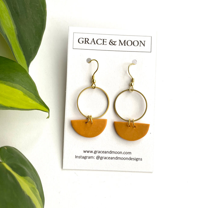 Lisa (Golden Yellow) - Grace & Moon