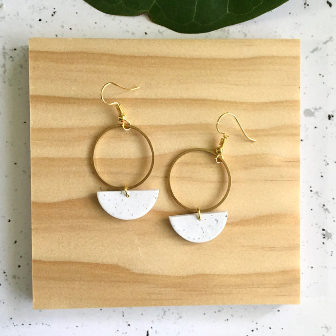 Lisa (Speckled White) - Grace & Moon