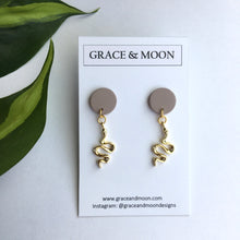 Load image into Gallery viewer, Medusa - Grace &amp; Moon
