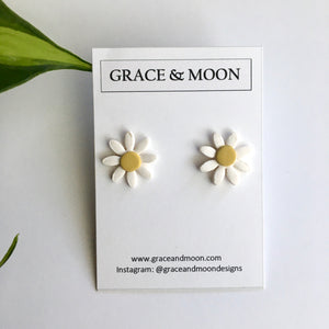 Daisy Studs (yellow) - Grace & Moon