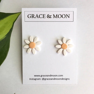 Daisy Studs (orange) - Grace & Moon