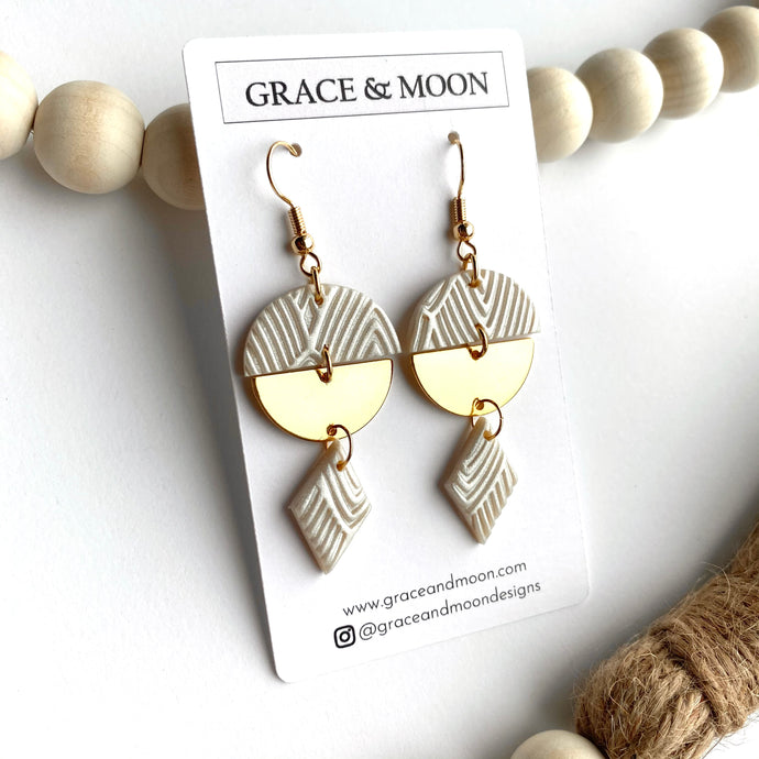 Delilah - Grace & Moon