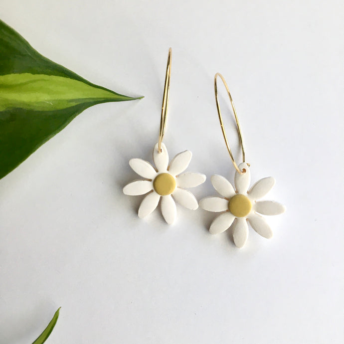 Daisy Hoops (yellow) - Grace & Moon