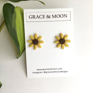 Sunflower Studs - Grace & Moon